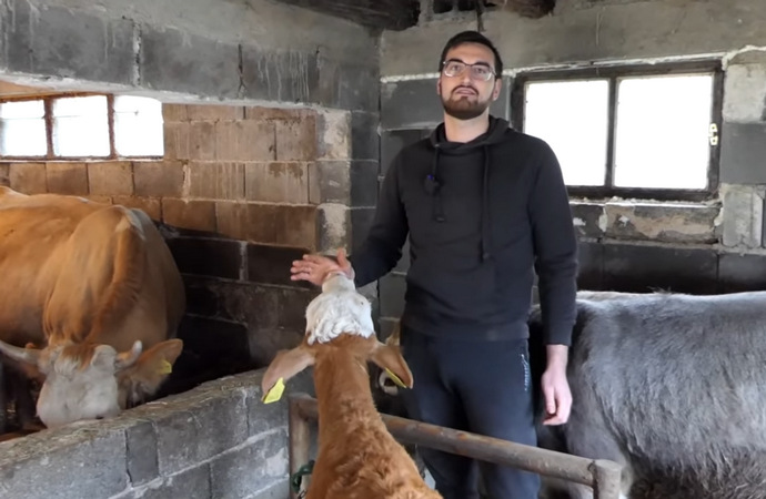 Video: Odbio otići u inozemstvo i kupio kravu da osnuje farmu u BiH