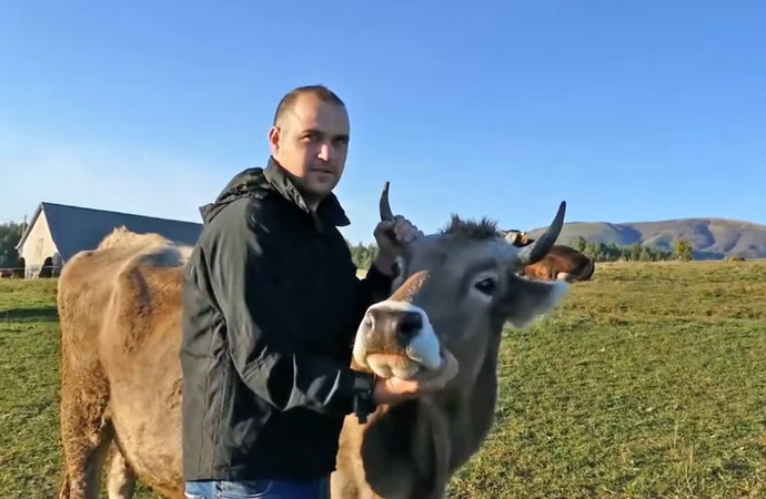 Video: Magistar agronomije živi na Kupresu i uzgaja krave; "Ovo je za mene Njemačka"